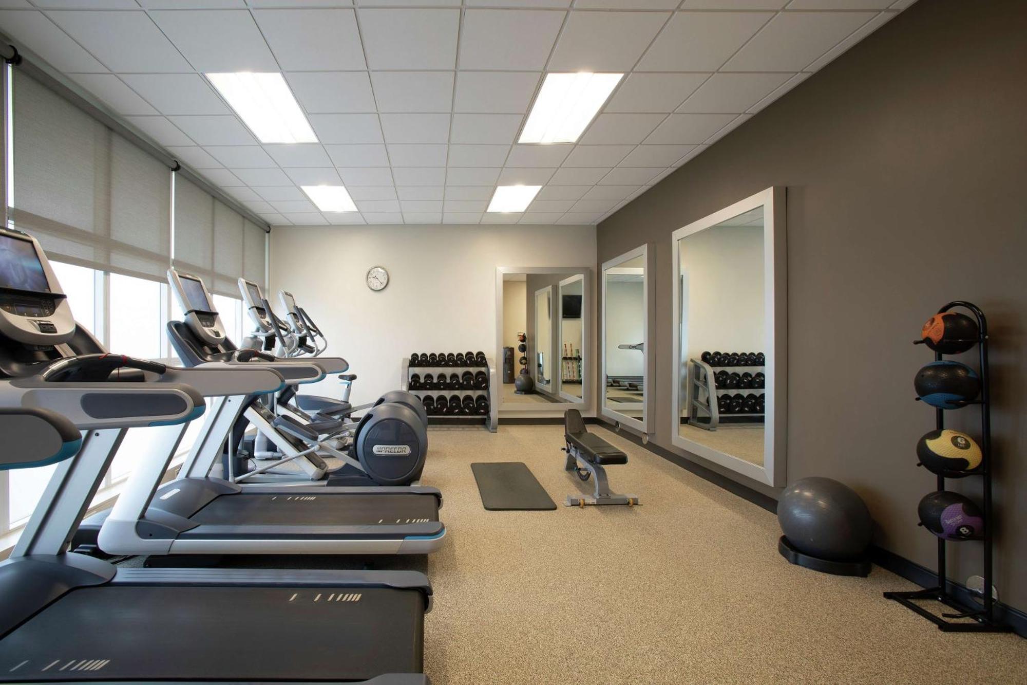 Embassy Suites By Hilton Orlando Airport מראה חיצוני תמונה