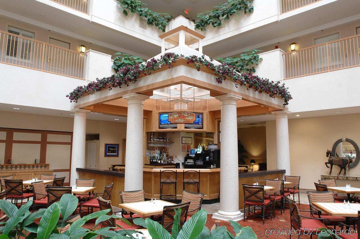 Embassy Suites By Hilton Orlando Airport מסעדה תמונה