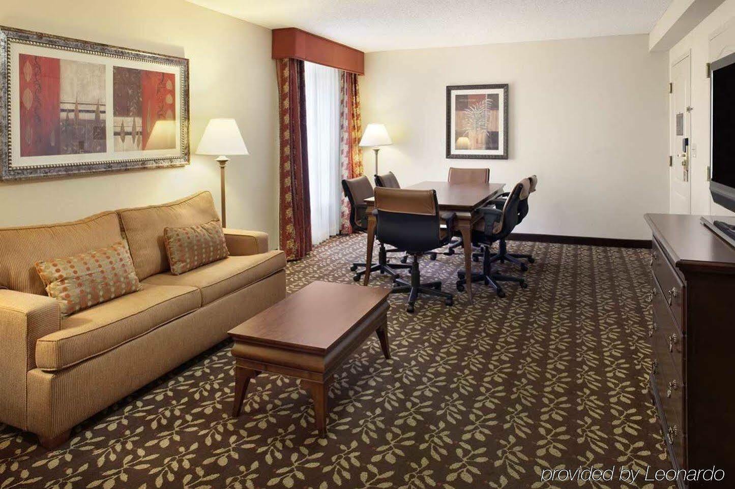 Embassy Suites By Hilton Orlando Airport מראה חיצוני תמונה